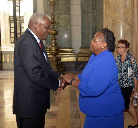 Recibió Esteban Lazo a su homóloga de la Asamblea de la República de Mozambique Recibió Esteban Lazo a su homóloga de la Asamblea de la República de Mozambique