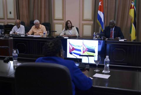 Recibió Esteban Lazo a su homóloga de la Asamblea de la República de Mozambique Recibió Esteban Lazo a su homóloga de la Asamblea de la República de Mozambique