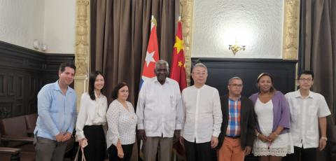 Cuba y China: relaciones ejemplares de cooperación entre países socialistas Cuba y China: relaciones ejemplares de cooperación entre países socialistas