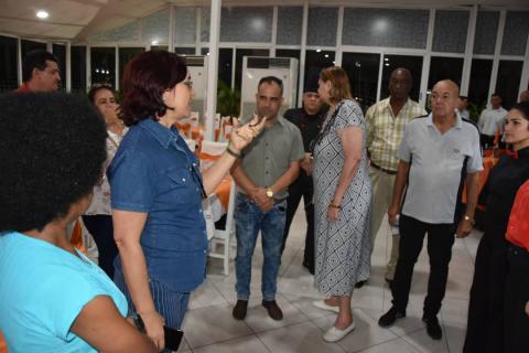 Visita parlamentaria a Villa Clara: homenaje al Che y evaluación de la gestión administrativa Visita parlamentaria a Villa Clara: homenaje al Che y evaluación de la gestión administrativa