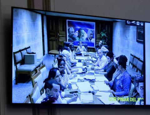 Contribuir desde la mirada parlamentaria a las propuestas de disposiciones normativas sobre el Sistema de Condecoraciones y Títulos Honoríficos y de Transparencia y Acceso a la Información Pública en Cuba Contribuir desde la mirada parlamentaria a las propuestas de disposiciones normativas sobre el Sistema de Condecoraciones y Títulos Honoríficos y de Transparencia y Acceso a la Información Pública en Cuba