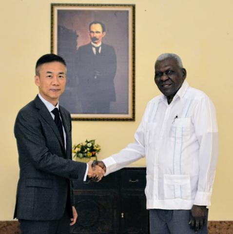 Recibe Esteban Lazo a Embajadores de China y de Vietnam Recibe Esteban Lazo a Embajadores de China y de Vietnam