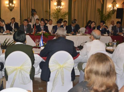 Concluyó Primera Sesión del Comité de Cooperación Interparlamentaria Vietnam-Cuba Concluyó Primera Sesión del Comité de Cooperación Interparlamentaria Vietnam-Cuba