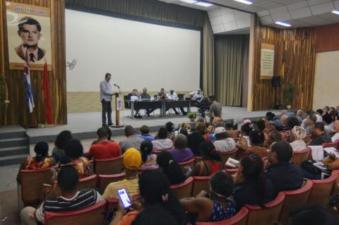 Participó Esteban Lazo en chequeo de la marcha del proceso de rendición de cuenta del delegado a sus electores y de otros programas en el municipio Arroyo Naranjo Participó Esteban Lazo en chequeo de la marcha del proceso de rendición de cuenta del delegado a sus electores y de otros programas en el municipio Arroyo Naranjo