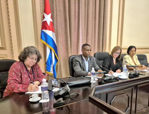Impulsar las relaciones interparlamentarias entre las Asambleas Nacionales de Cuba y Belarús Impulsar las relaciones interparlamentarias entre las Asambleas Nacionales de Cuba y Belarús