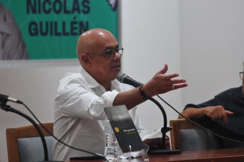 Presenta Jorge Rodríguez poemario Río Quemado, en la edición 33 de la Feria Internacional del Libro de La Habana Presenta Jorge Rodríguez poemario Río Quemado, en la edición 33 de la Feria Internacional del Libro de La Habana