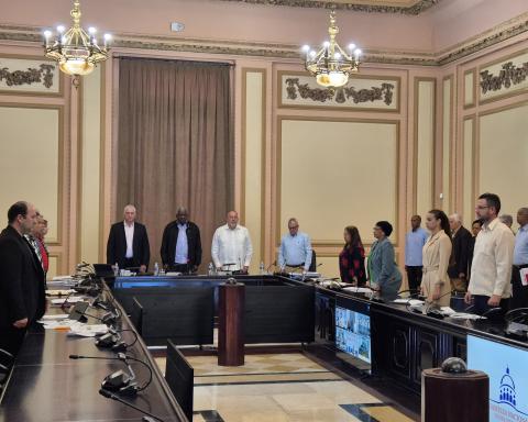Consejo de Estado examina temas de la agenda nacional y aprueba nuevos decretos leyes Consejo de Estado examina temas de la agenda nacional y aprueba nuevos decretos leyes