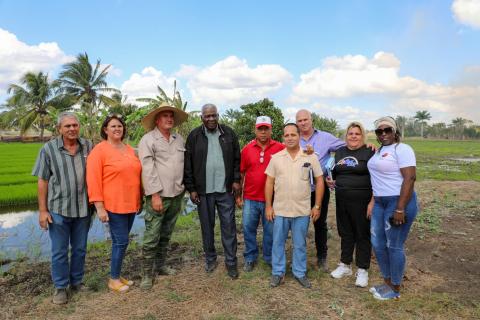 Recorrió Esteban Lazo entidades productivas en la provincia de Cienfuegos Recorrió Esteban Lazo entidades productivas en la provincia de Cienfuegos