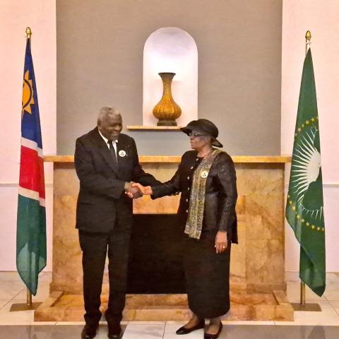 Intercambió Esteban Lazo con máximas autoridades de Namibia y participó en ceremonia de sepelio de Sam Nujoma