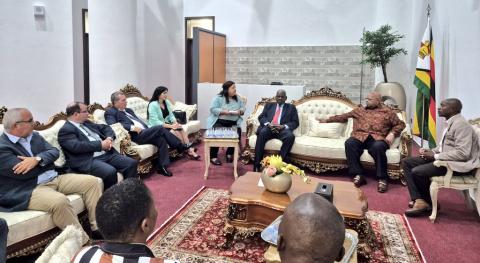 Inicia Esteban Lazo visita oficial a la República de Zimbabue Inicia Esteban Lazo visita oficial a la República de Zimbabue