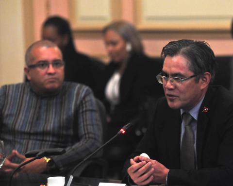 Intercambió Esteban Lazo con miembros del Cuerpo Diplomático de Asia y Oceanía acreditado en Cuba Intercambió Esteban Lazo con miembros del Cuerpo Diplomático de Asia y Oceanía acreditado en Cuba