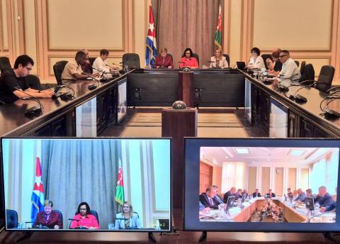 Celebran primer seminario virtual para la cooperación interparlamentaria entre Cuba y Belarús Celebran primer seminario virtual para la cooperación interparlamentaria entre Cuba y Belarús