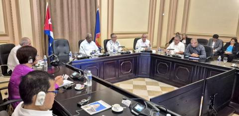 Intercambió Esteban Lazo con miembros del Cuerpo Diplomático de Asia y Oceanía acreditado en Cuba Intercambió Esteban Lazo con miembros del Cuerpo Diplomático de Asia y Oceanía acreditado en Cuba