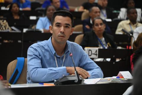Reforma constitucional suprime límite de 60 años de edad para ser elegido Presidente de la República