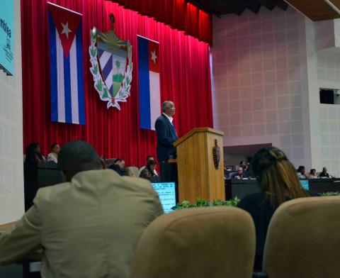 En el fortalecimiento del control y la participación popular aportan todos los cubanos En el fortalecimiento del control y la participación popular aportan todos los cubanos