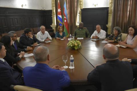 Cuba y Azerbaiyán, por consolidar relaciones entre sus pueblos y Parlamentos 