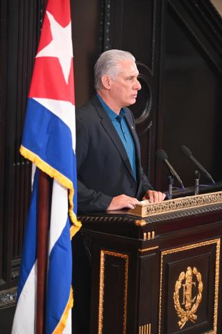 “Lucharemos, pelearemos, resistiremos, transformaremos; y sobre todas las adversidades y amenazas imperiales ¡Venceremos!” 