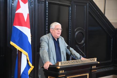 “Lucharemos, pelearemos, resistiremos, transformaremos; y sobre todas las adversidades y amenazas imperiales ¡Venceremos!” 