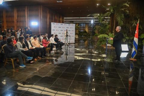 Comparecencia del Presidente de la República, ante los medios de prensa nacionales y extranjeros, en el Palacio de la Revolución Comparecencia del Presidente de la República, ante los medios de prensa nacionales y extranjeros, en el Palacio de la Revolución