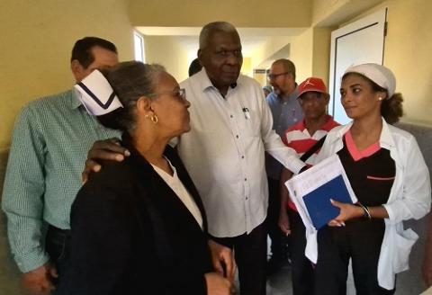 Recorrió Esteban Lazo centros de Salud Pública y de servicios sociales del municipio Arroyo Naranjo Recorrió Esteban Lazo centros de Salud Pública y de servicios sociales del municipio Arroyo Naranjo