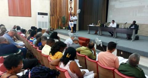 Participó Esteban Lazo en sesión ordinaria de la Asamblea Municipal del Poder Popular de Arroyo Naranjo Participó Esteban Lazo en sesión ordinaria de la Asamblea Municipal del Poder Popular de Arroyo Naranjo