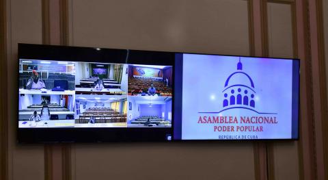 Evalúa Consejo de Estado proceso de implementación de las transformaciones económicas y sociales 