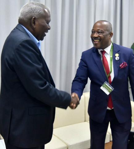 Intercambió Esteban Lazo con parlamentarios de Angola y de Timor-Leste Intercambió Esteban Lazo con parlamentarios de Angola y de Timor-Leste