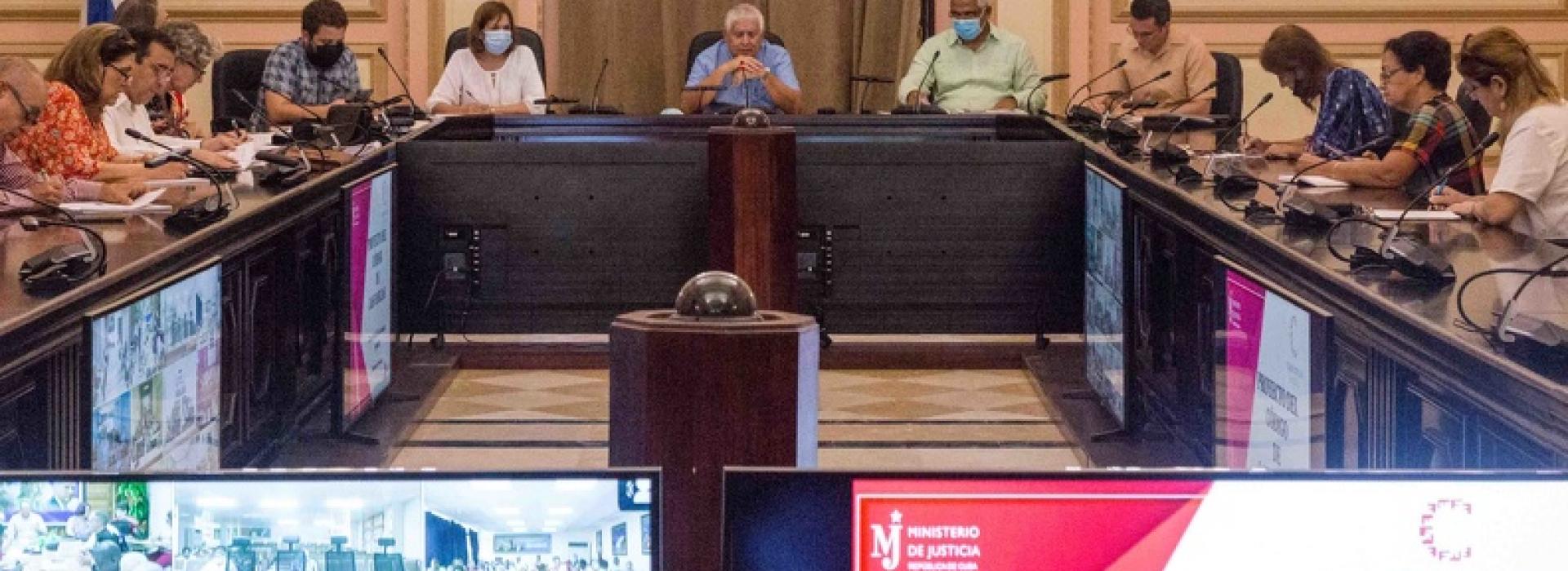 Aproximadamente el 48 por ciento (%) del proyecto de ley del Código de las Familias se modificó a partir del análisis de las propuestas derivadas de la consulta popular, informó hoy Oscar Silvera Martínez, ministro de Justicia.