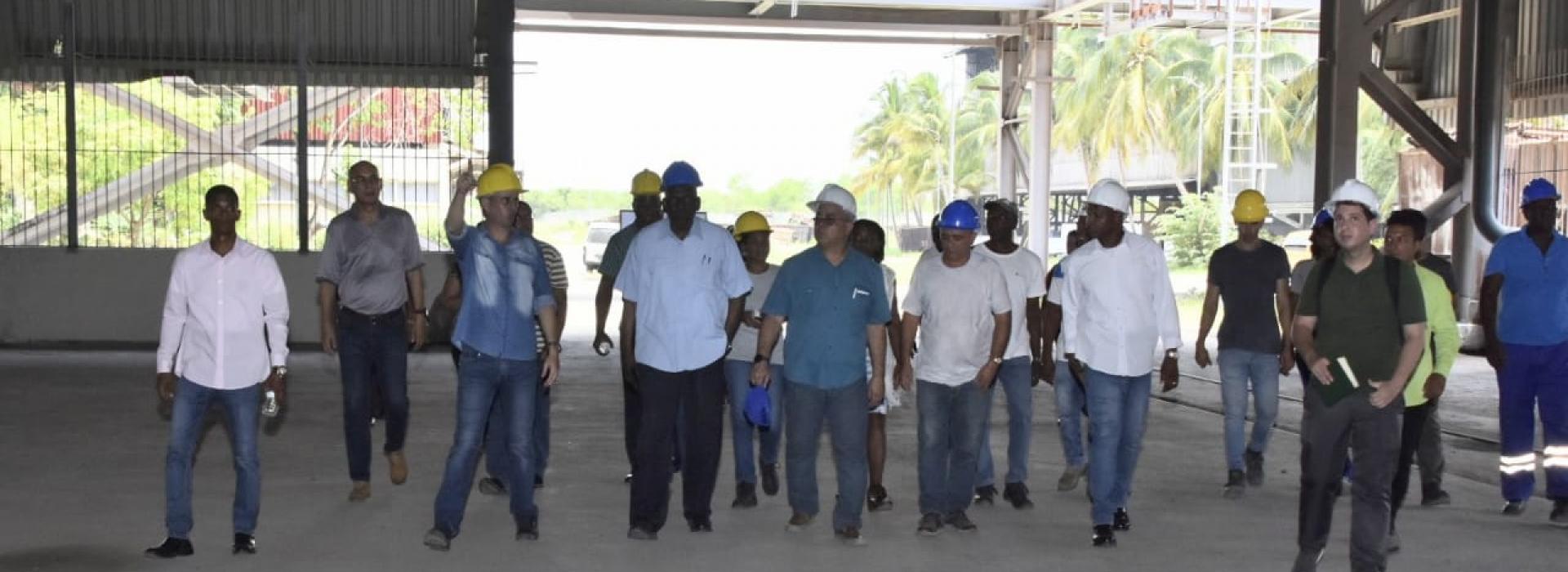 Esteban Lazo Hernández recorrió entidades productivas de La Habana