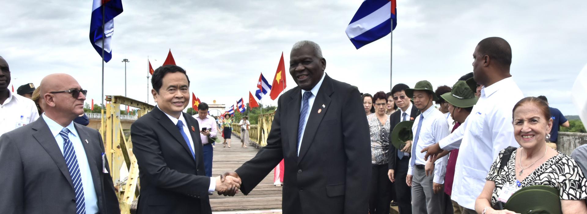 Amplia jornada de actividades de Esteban Lazo en la provincia de Quang Tri