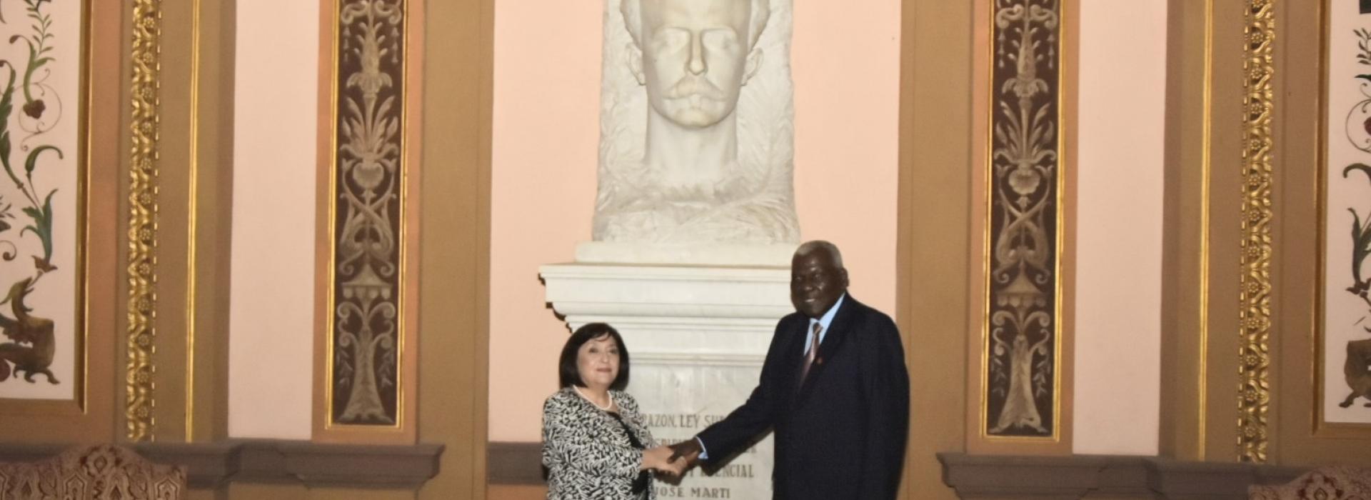 Recibe Esteban Lazo a Sahiba Gafarova, presidenta del Parlamento de Azerbaiyán