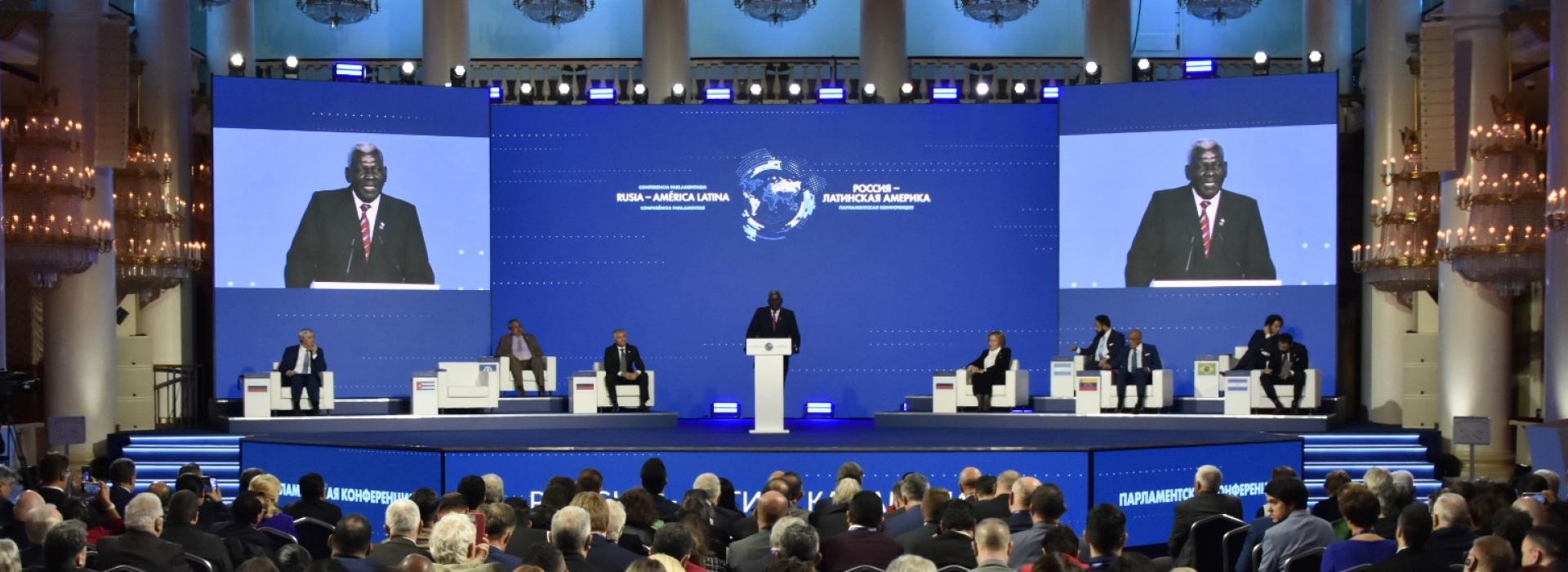 Interviene Esteban Lazo en sesión plenaria de la Conferencia Parlamentaria Internacional «Rusia-América Latina»