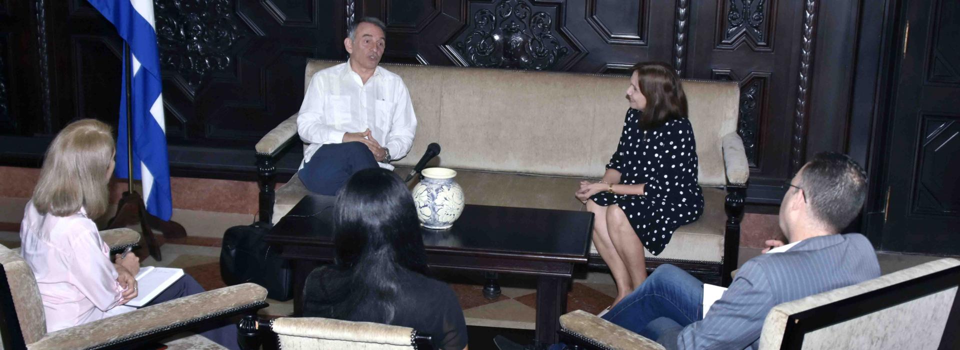Recibió Ana María Mari Machado a Secretario General del Partido Comunista de España
