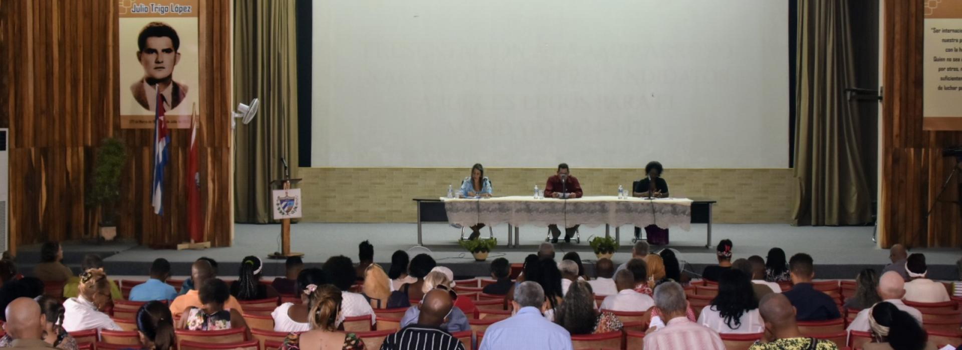 Analizan delegados a la Asamblea Municipal de Arroyo Naranjo la atención a los planteamientos de la población