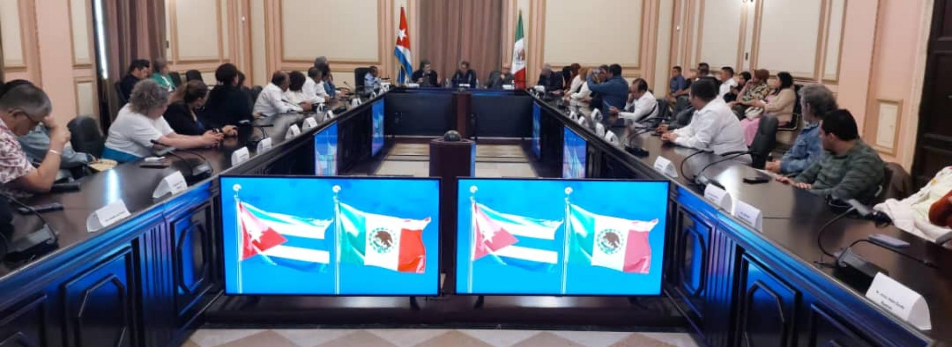 Sostuvieron fraternal intercambio, en Capitolio Nacional, diputados a la Asamblea Nacional, y senadores y diputados de México