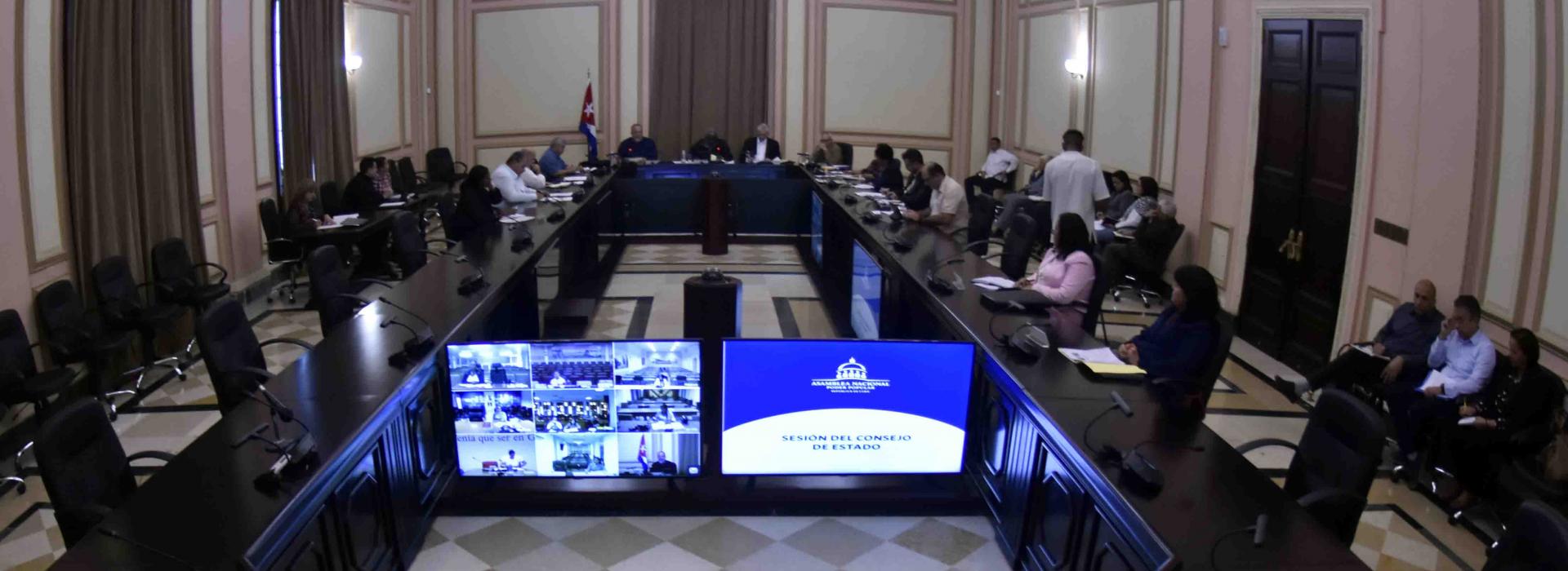 Consejo de Estado examina cumplimiento del cronograma del proceso de implementación de las medidas del Gobierno para corregir distorsiones y reimpulsar la economía