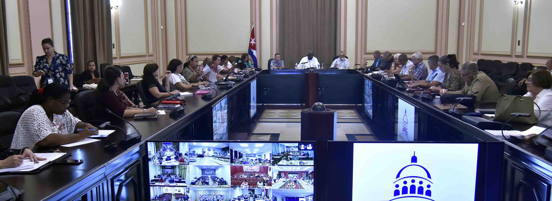 reunión con presidentes de asambleas municipales del Poder Popular