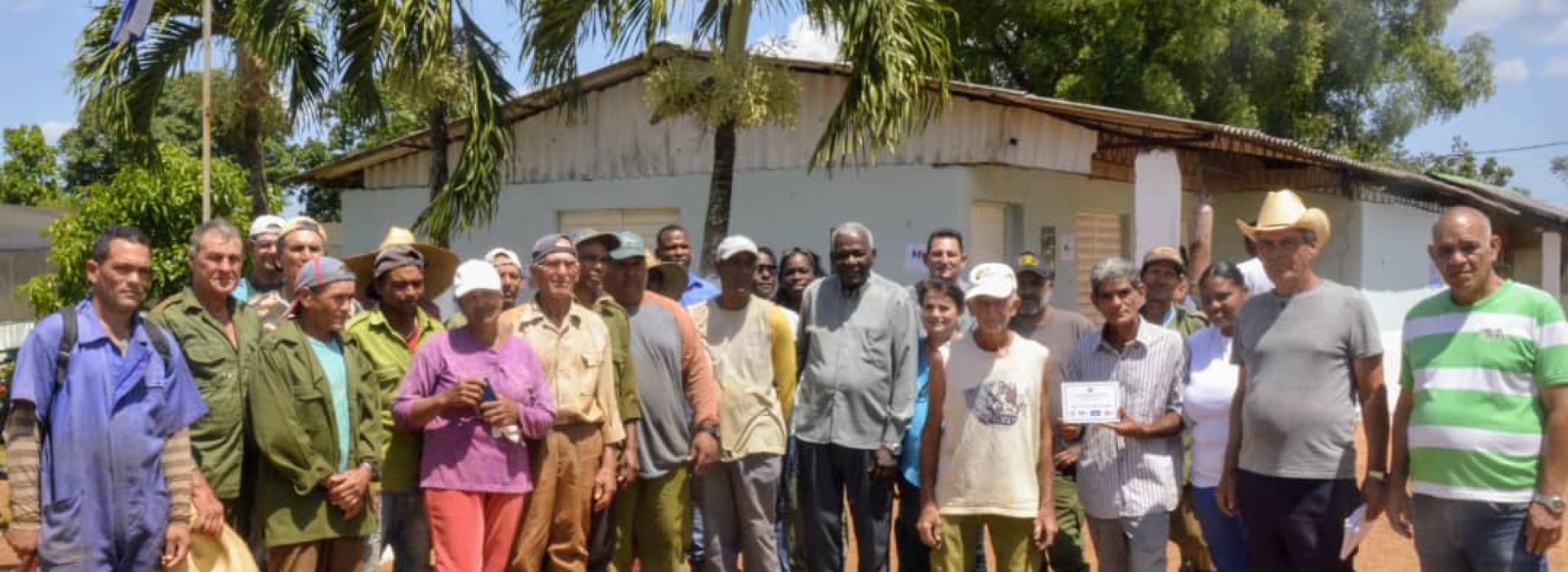 Recorre Esteban Lazo centros productivos de Arroyo Naranjo y preside reunión resumen de visita integral de comisiones parlamentarias a Centro Habana