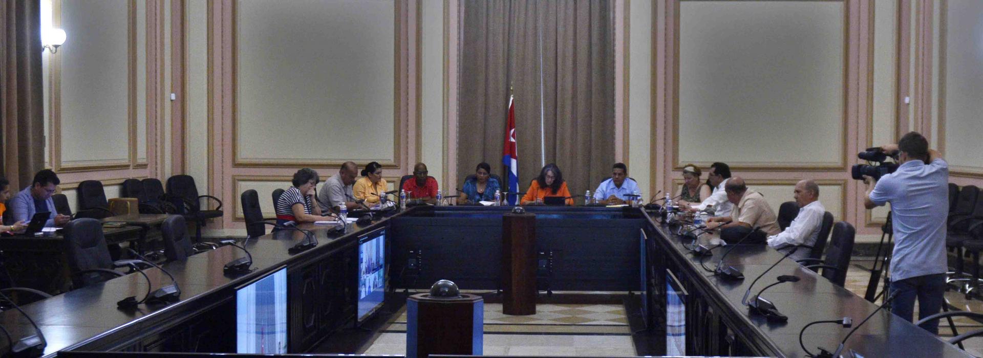 Dialogan Cuba y Rusia sobre acuerdos parlamentarios en el ámbito energético