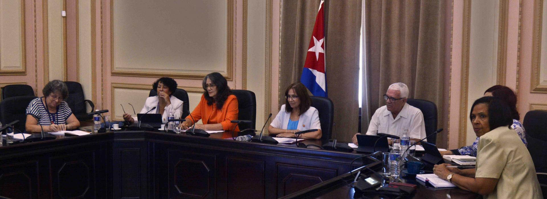 Que la labor parlamentaria contribuya al fortalecimiento de las estratégicas relaciones entre Cuba y Rusia