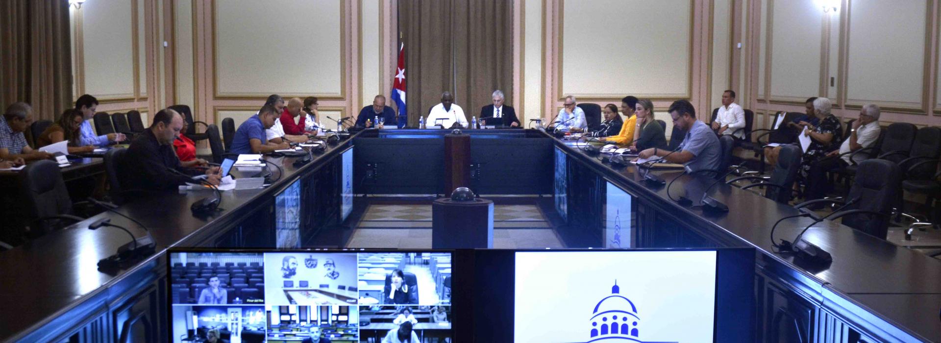 La participación activa y comprometida de la población, clave en el proceso de implementación de las medidas para corregir distorsiones y reimpulsar la economía en el año 2024