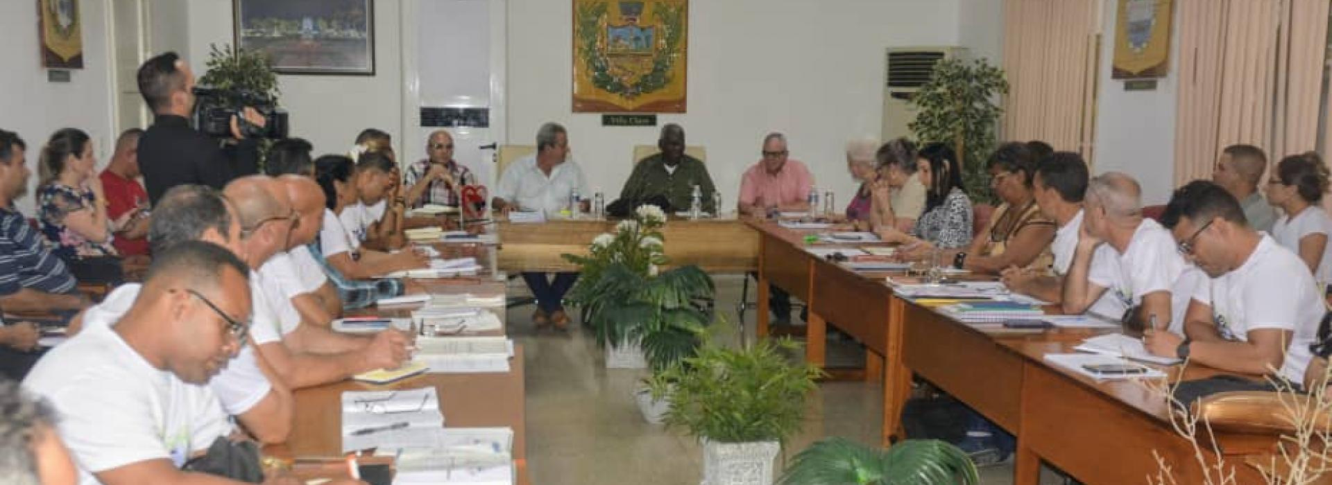 Encabezó Esteban Lazo reunión de trabajo con Presidentes de consejos populares, dirección de la Asamblea Municipal y el Consejo de la Administración de Santa Clara