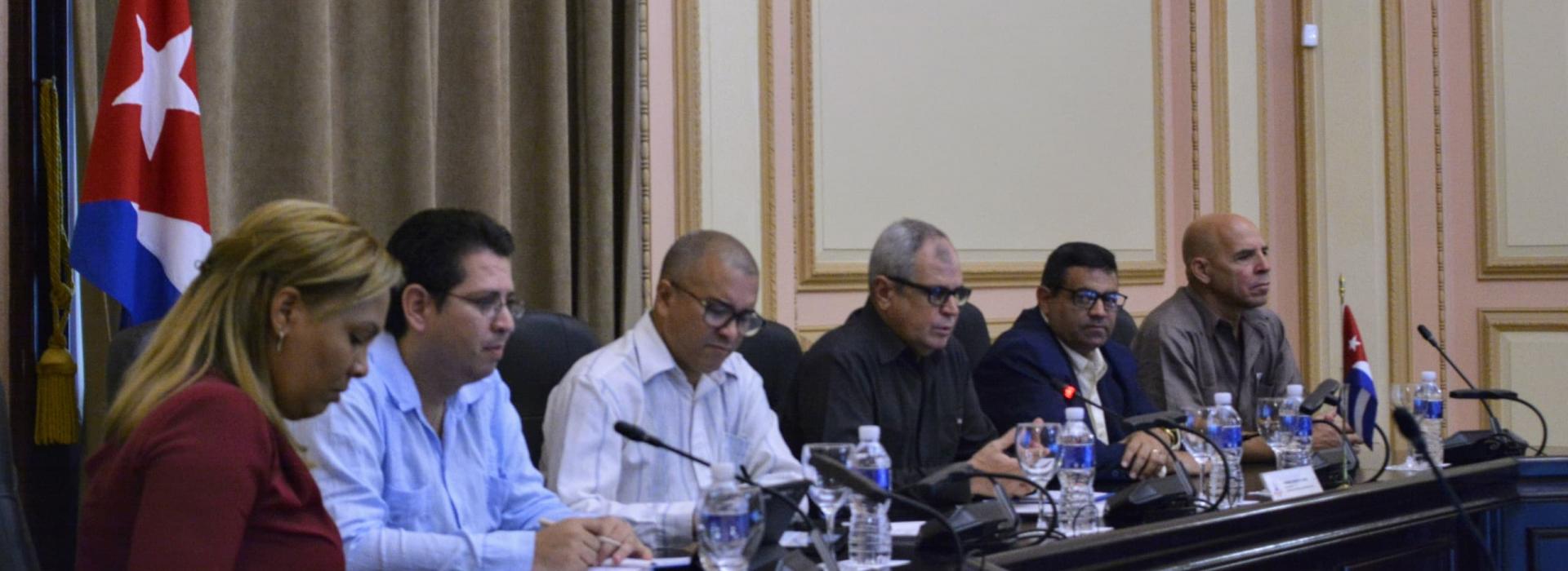 Cuba y Vietnam por fortalecer cooperación interparlamentaria