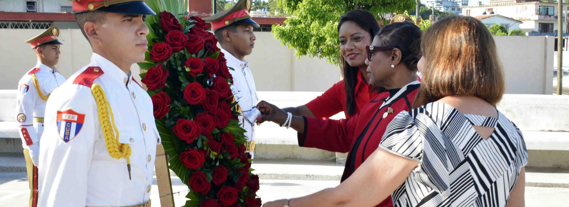 Rinde homenaje Presidenta de la Cámara de Representantes de Trinidad y Tobago a próceres del Caribe