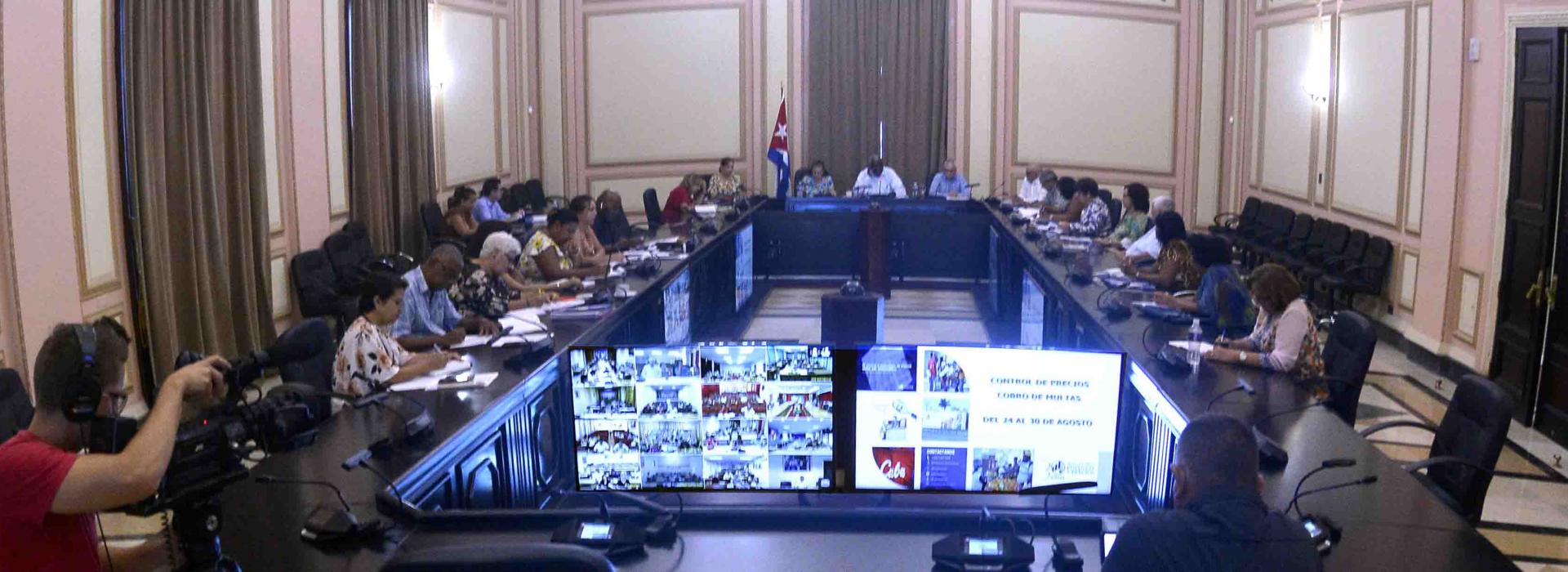 Preside Esteban Lazo Hernández encuentro de trabajo con Presidentes de Asambleas Municipales