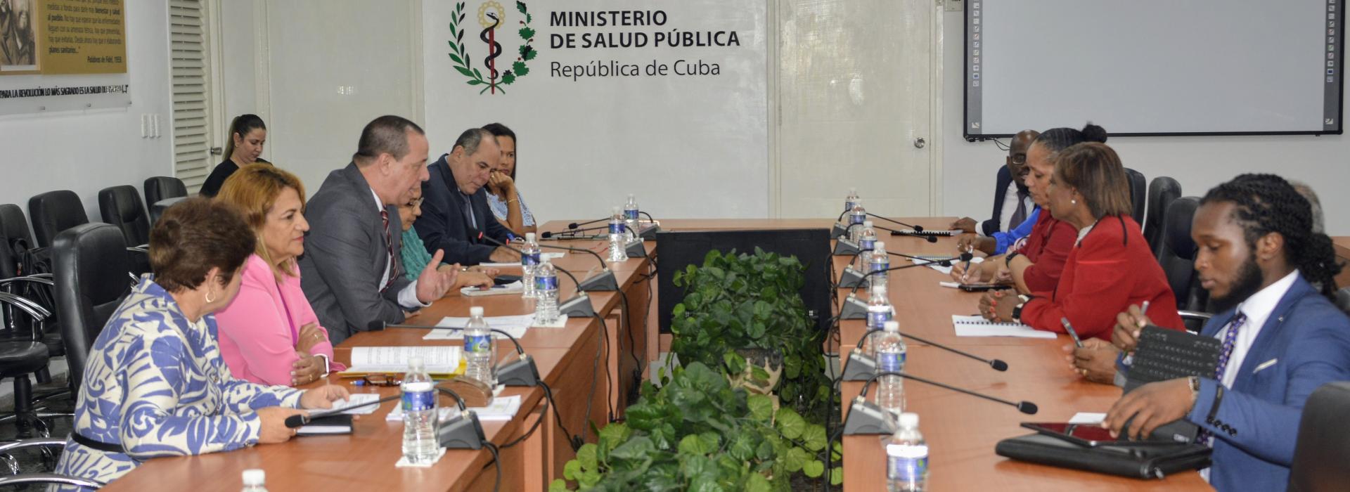 Recibe Ministro de Salud Pública a Presidenta de la Cámara de Representantes de la República de Trinidad y Tobago