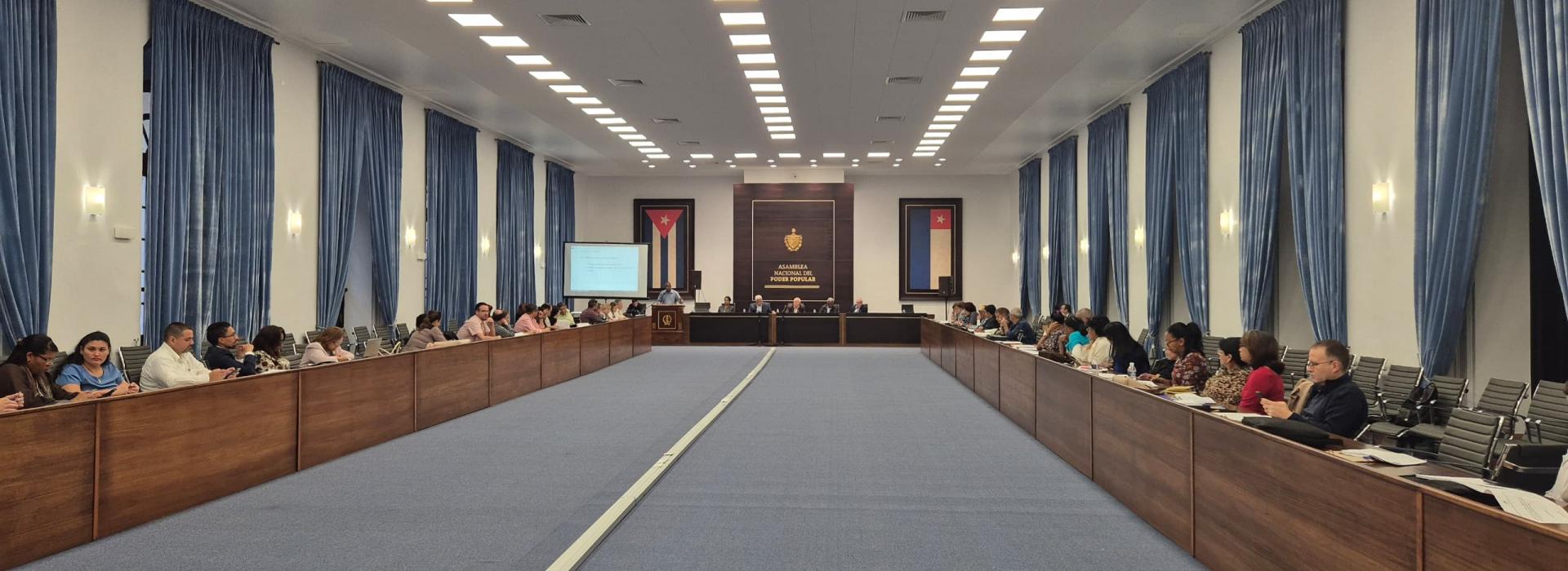 Participa Esteban Lazo en debate por los diputados de dos nuevos proyectos de ley