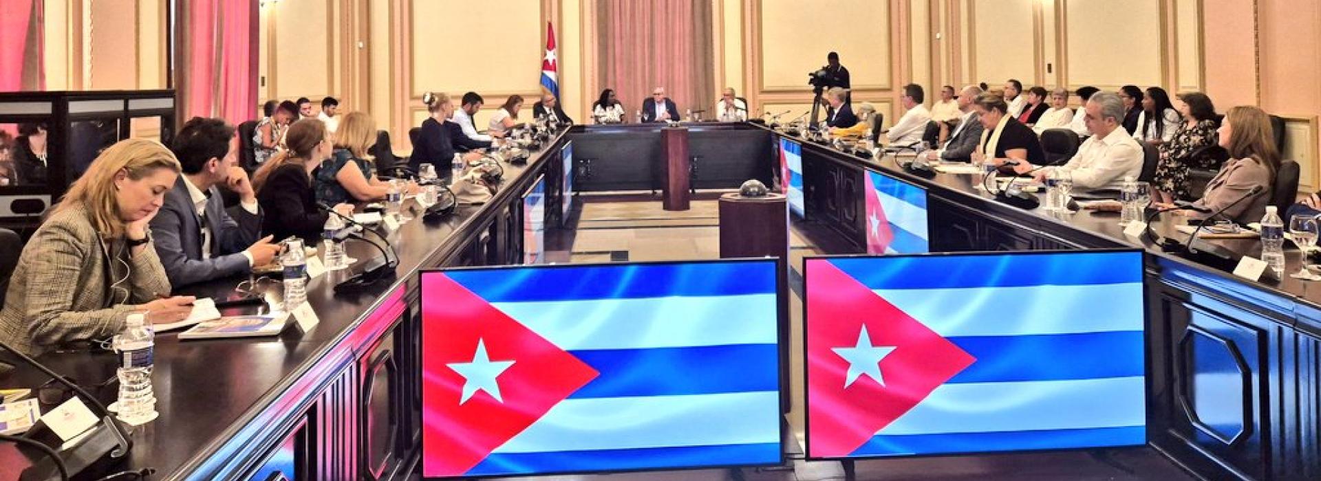 Fortalecer los vínculos parlamentarios con Europa y Canadá