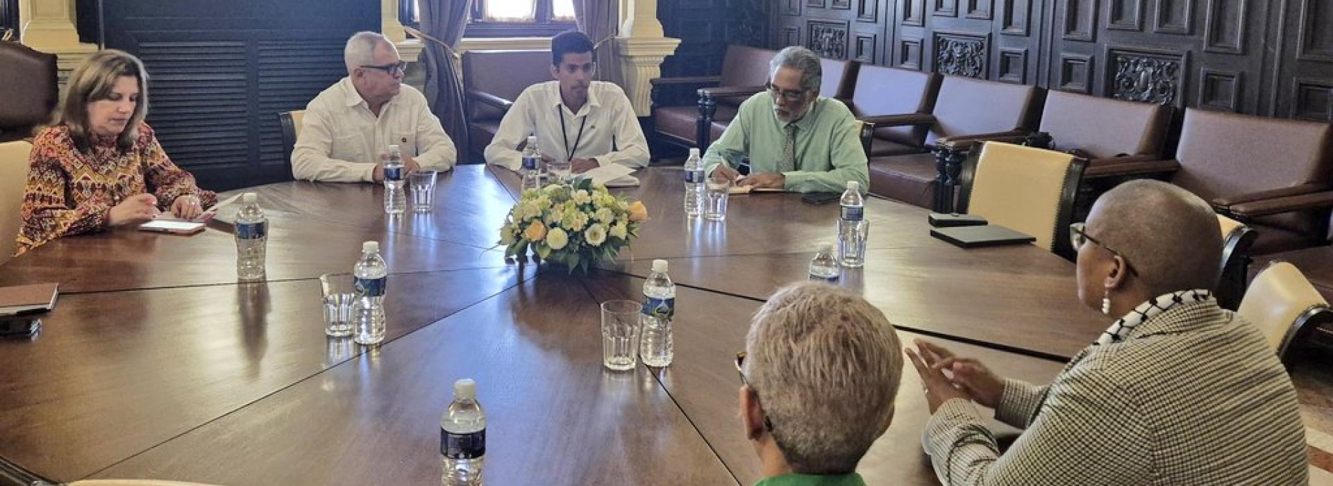 Cuba fortalece vínculos con juristas de Namibia y España