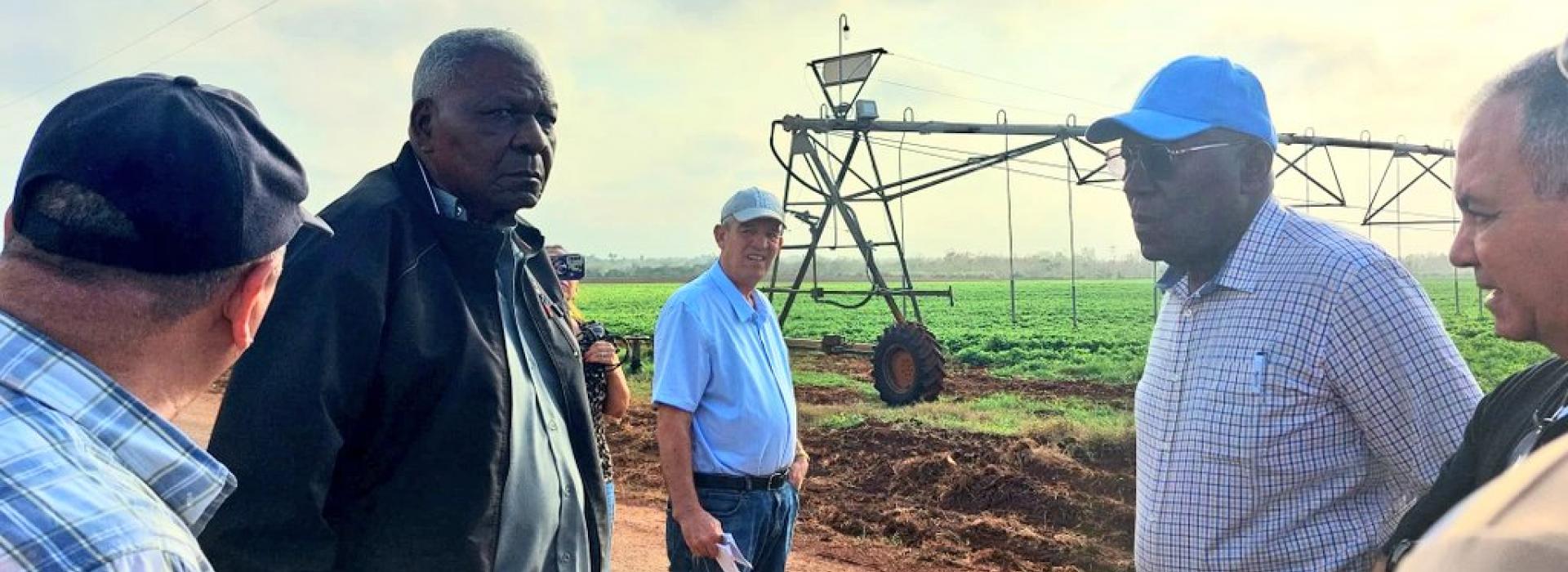 Recorrieron Esteban Lazo y Salvador Valdés entidades agrícolas y socioeconómicas en Mayabeque